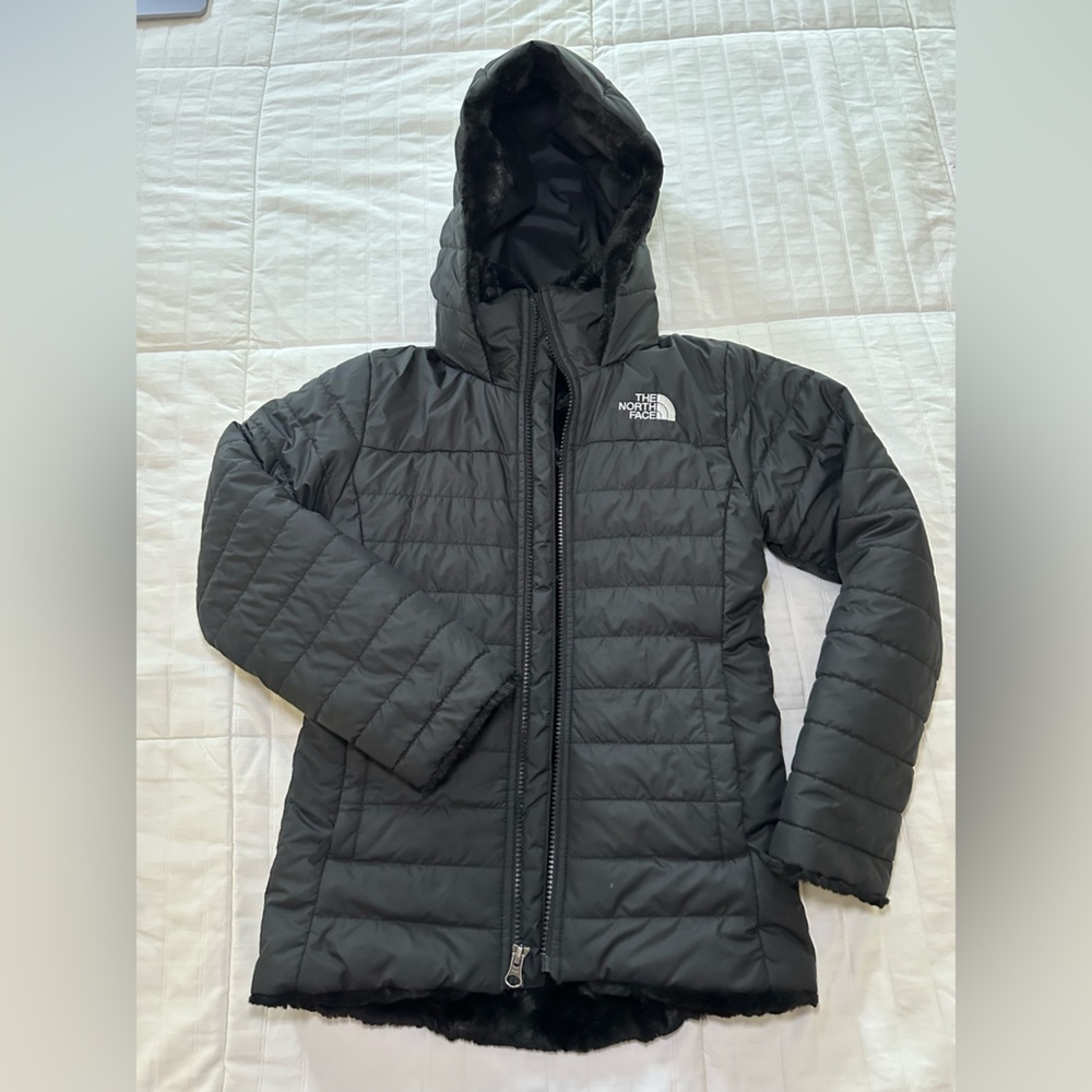 The North Face  Girls Black hooded Jacket warm interior
